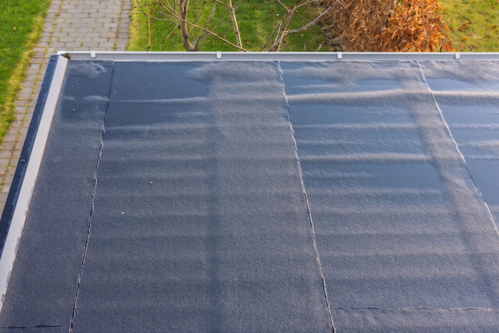 toiture plate à coronmeuse rénovée par Nulens Toiture